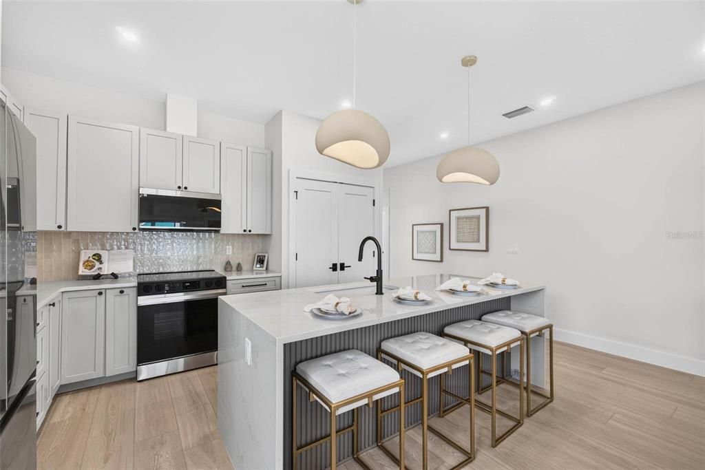 For Sale: $729,900 (4 beds, 2 baths, 1840 Square Feet)