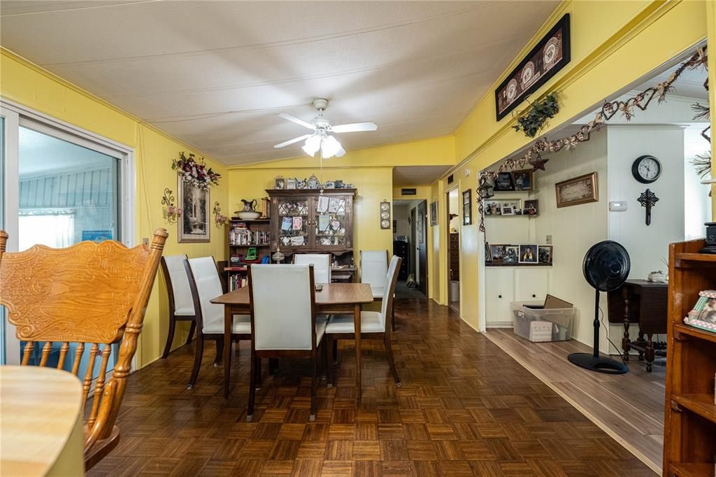 En Venta: $213,500 (3 camas, 2 baños, 1440 Pies cuadrados)