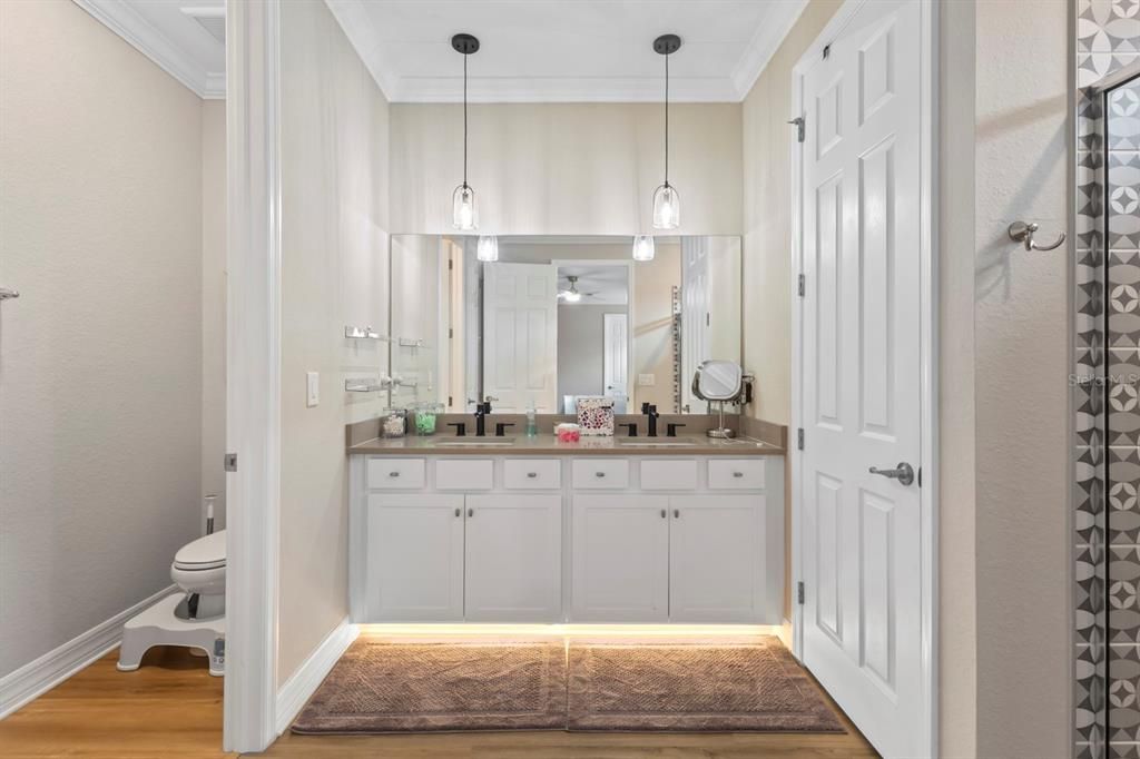 En Venta: $615,000 (5 camas, 4 baños, 3112 Pies cuadrados)