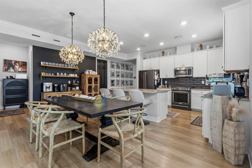En Venta: $615,000 (5 camas, 4 baños, 3112 Pies cuadrados)