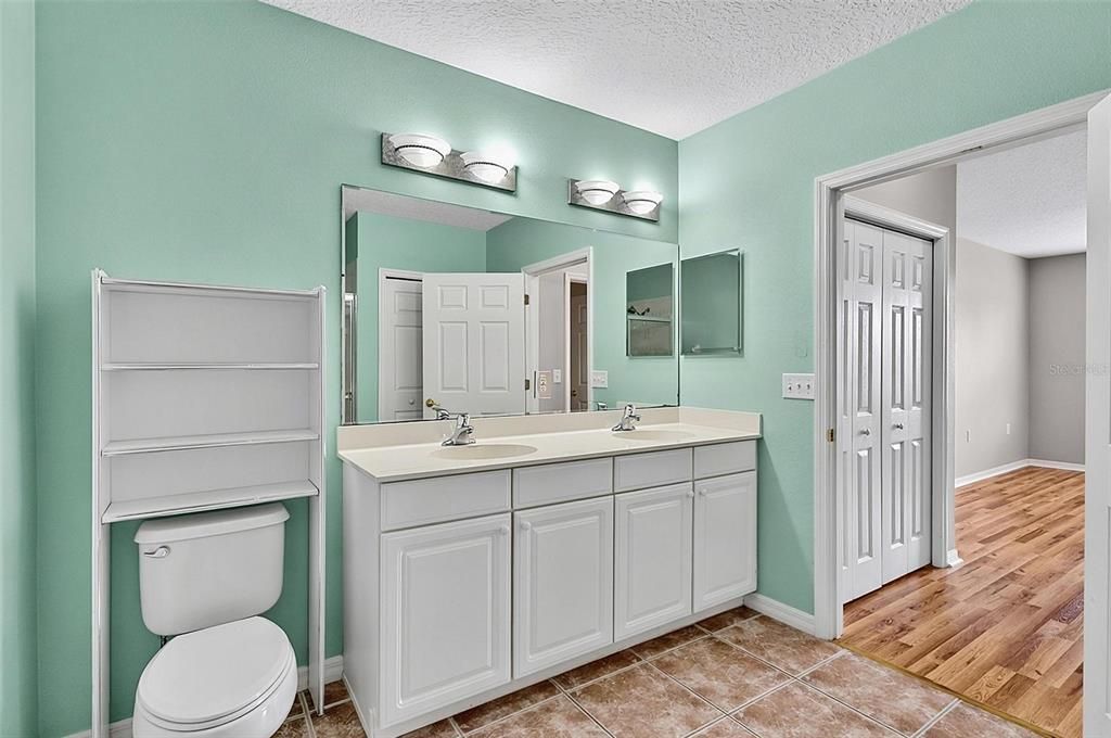 For Sale: $250,000 (2 beds, 2 baths, 1238 Square Feet)