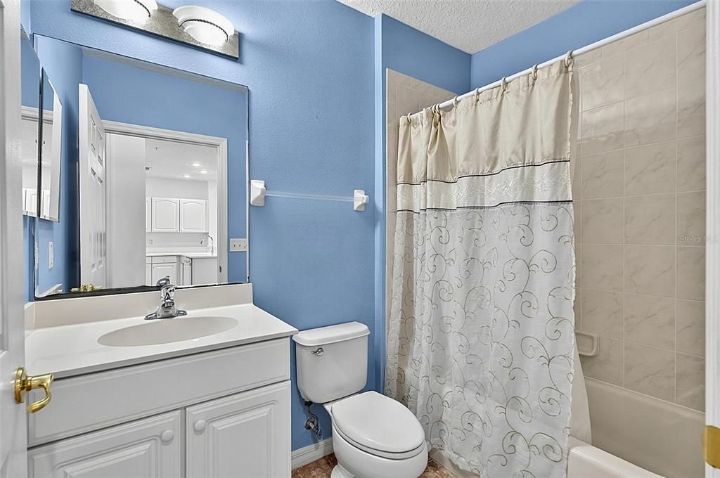 For Sale: $250,000 (2 beds, 2 baths, 1238 Square Feet)