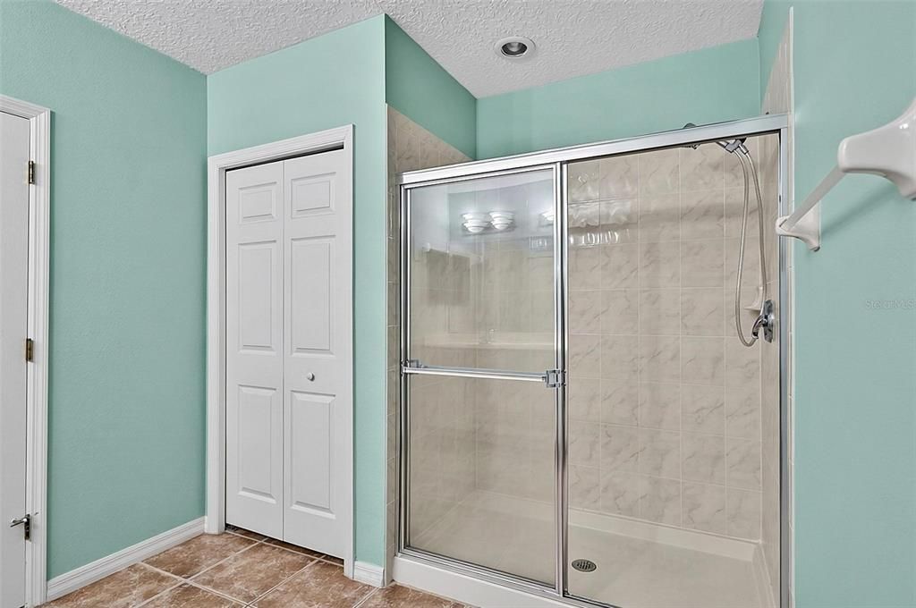 For Sale: $250,000 (2 beds, 2 baths, 1238 Square Feet)