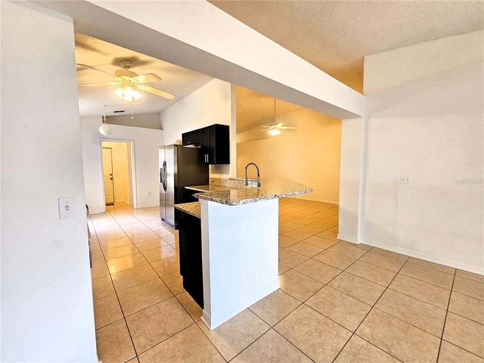 For Rent: $2,550 (4 beds, 2 baths, 1855 Square Feet)