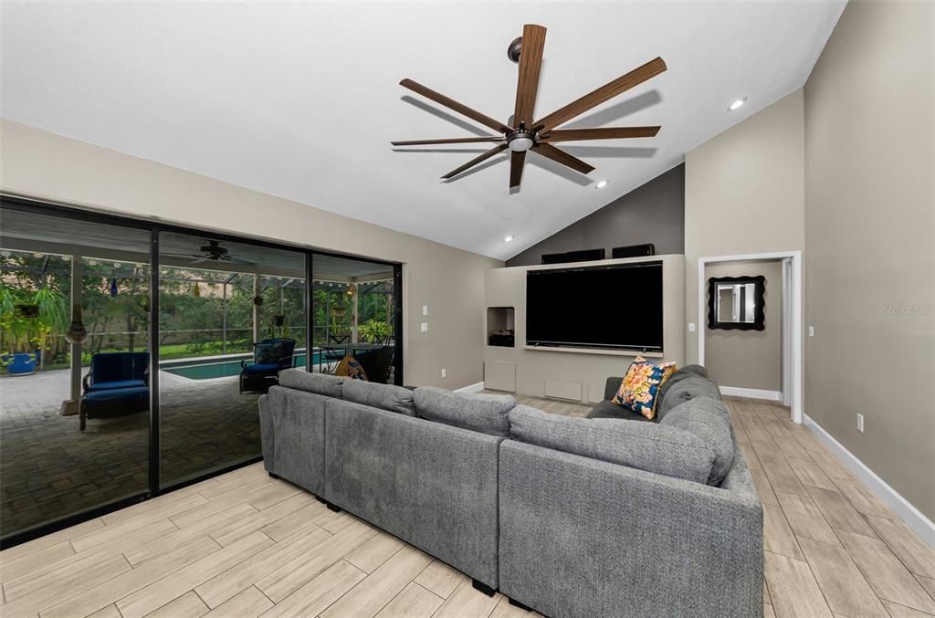 For Sale: $916,000 (4 beds, 3 baths, 2935 Square Feet)