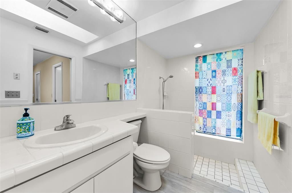 For Sale: $916,000 (4 beds, 3 baths, 2935 Square Feet)