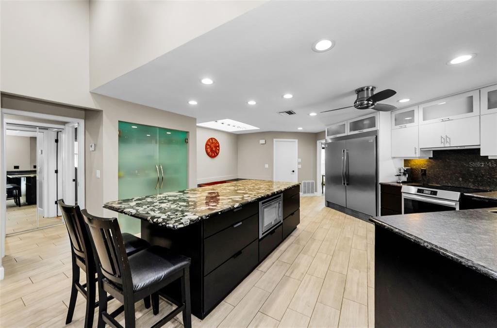 For Sale: $916,000 (4 beds, 3 baths, 2935 Square Feet)
