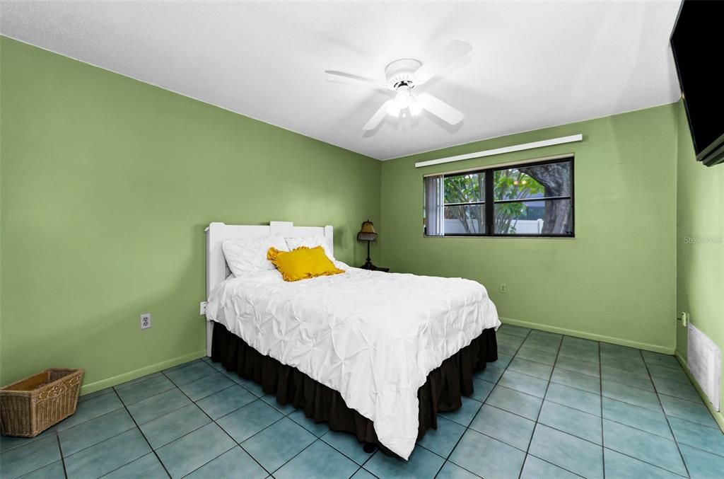For Sale: $916,000 (4 beds, 3 baths, 2935 Square Feet)