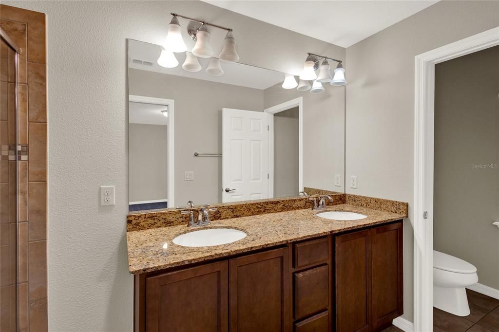 For Rent: $2,549 (3 beds, 3 baths, 1835 Square Feet)