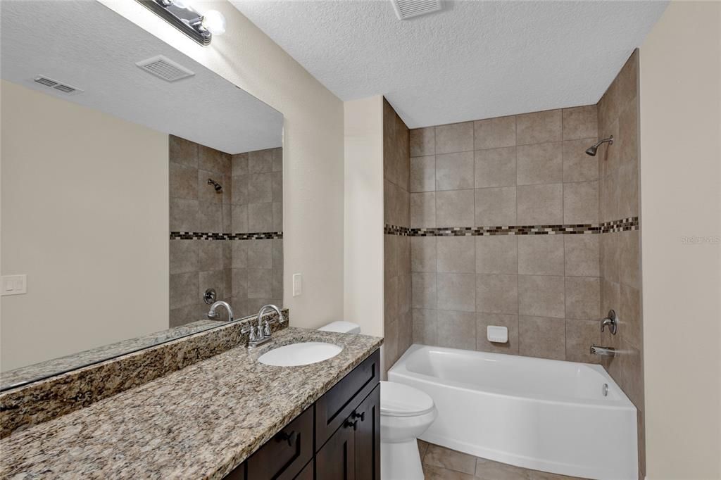 For Rent: $2,549 (3 beds, 3 baths, 1835 Square Feet)
