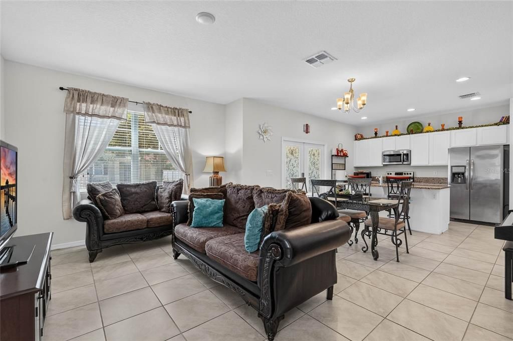 На продажу: $266,000 (3 спален, 2 ванн, 1648 Квадратных фут)