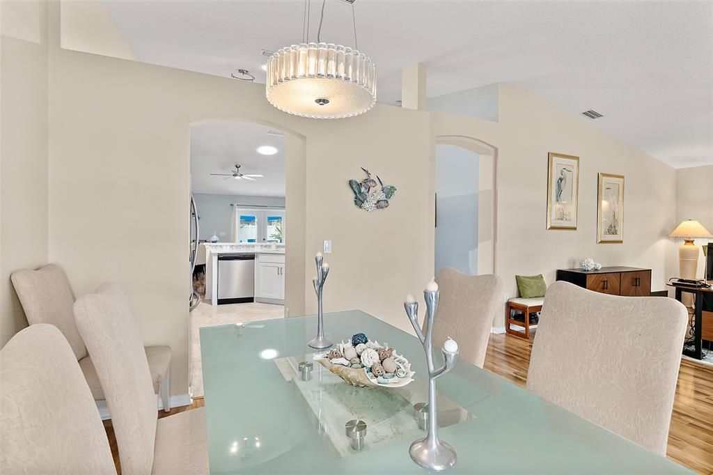 En Venta: $319,000 (3 camas, 2 baños, 1652 Pies cuadrados)