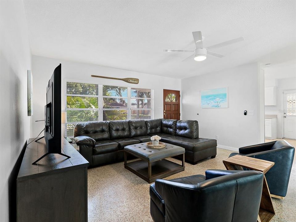 For Sale: $549,000 (3 beds, 2 baths, 1509 Square Feet)