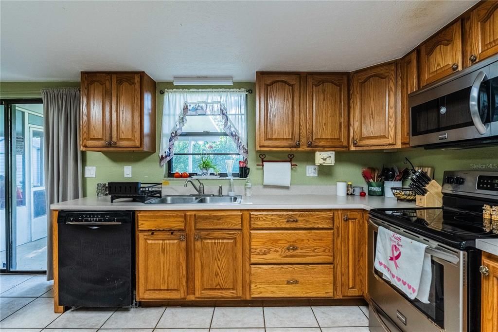 En Venta: $399,000 (3 camas, 2 baños, 2155 Pies cuadrados)
