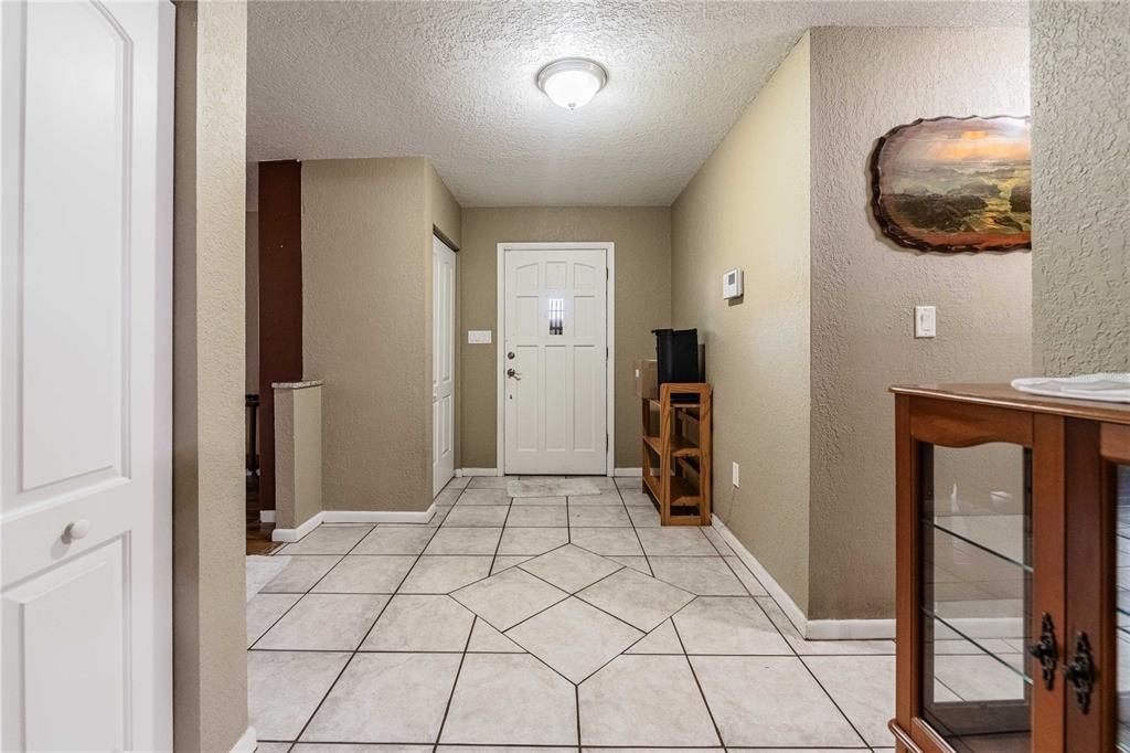 En Venta: $399,000 (3 camas, 2 baños, 2155 Pies cuadrados)