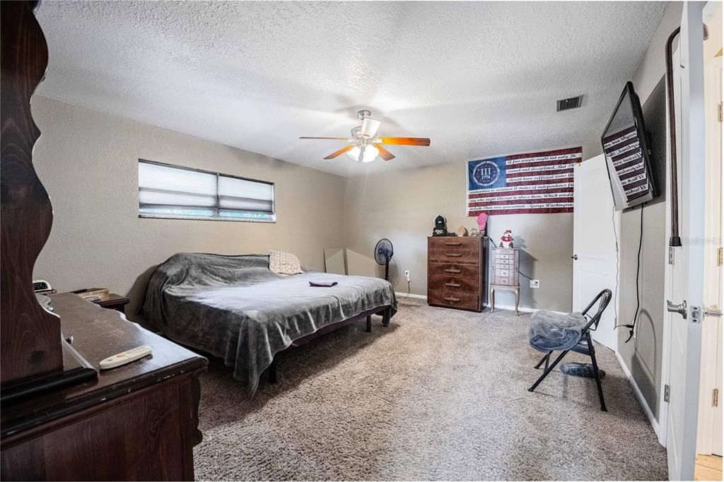 En Venta: $399,000 (3 camas, 2 baños, 2155 Pies cuadrados)