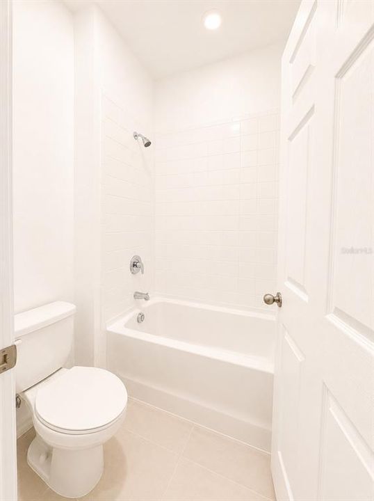 For Rent: $2,200 (4 beds, 2 baths, 1900 Square Feet)