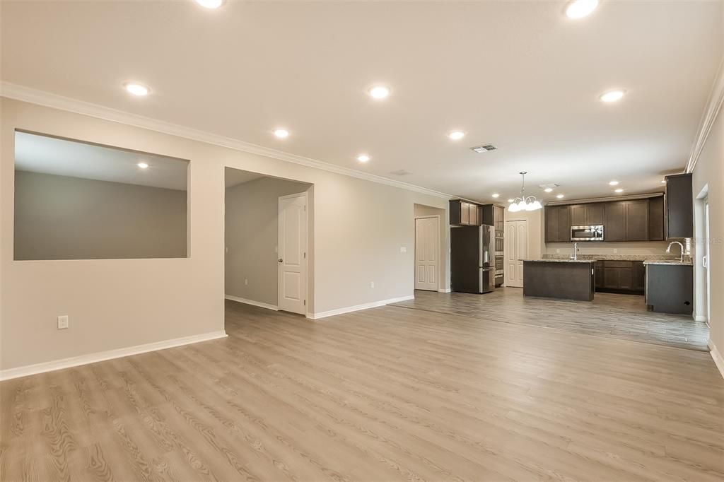 На продажу: $440,000 (5 спален, 2 ванн, 3080 Квадратных фут)