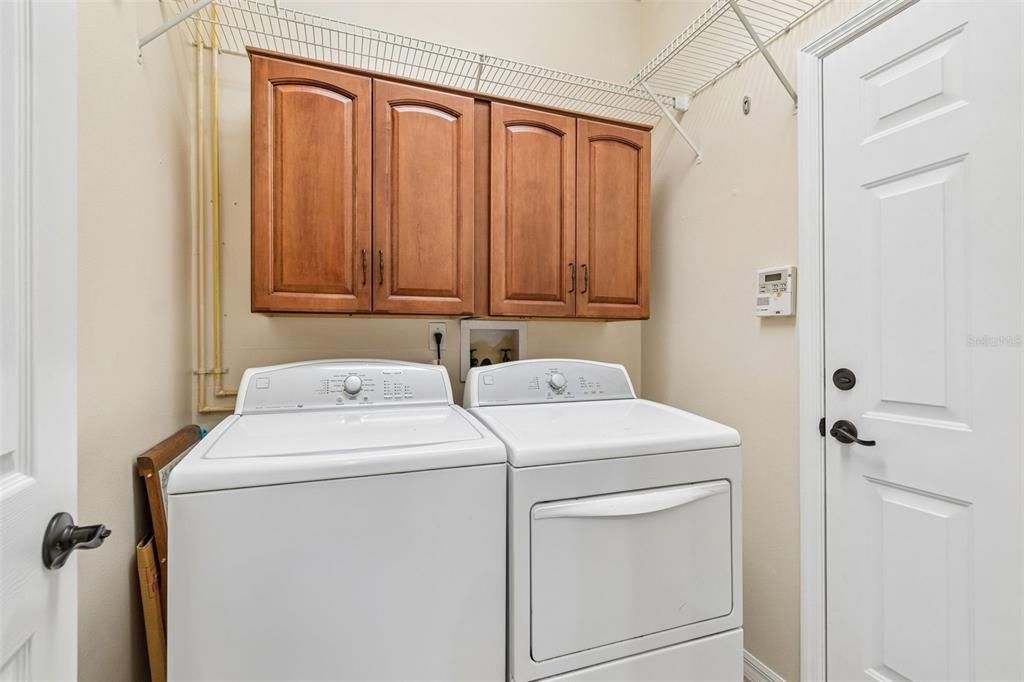 For Sale: $499,999 (4 beds, 2 baths, 1936 Square Feet)