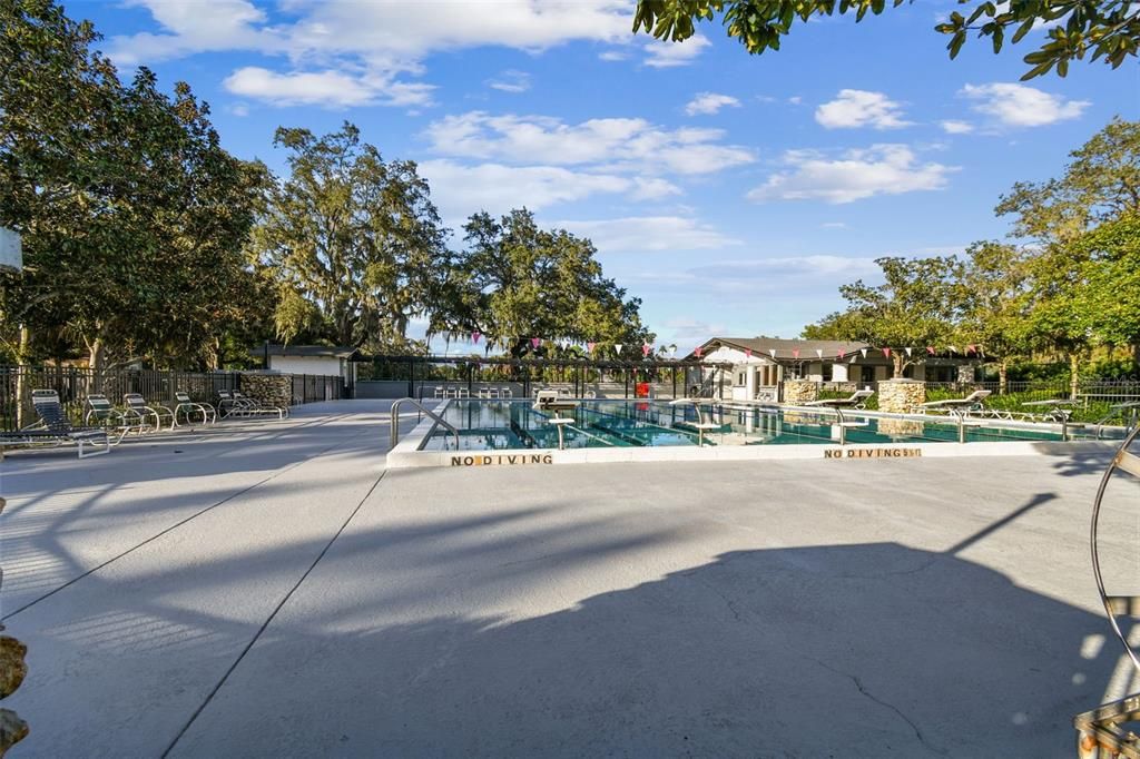 For Sale: $499,999 (4 beds, 2 baths, 1936 Square Feet)