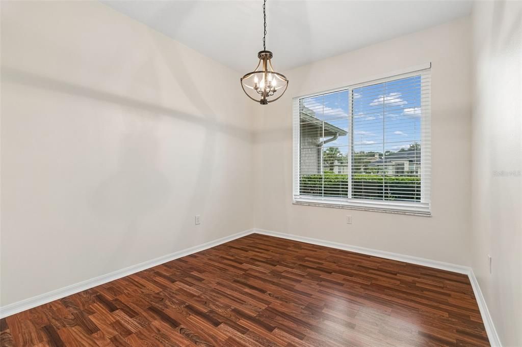 For Sale: $499,999 (4 beds, 2 baths, 1936 Square Feet)