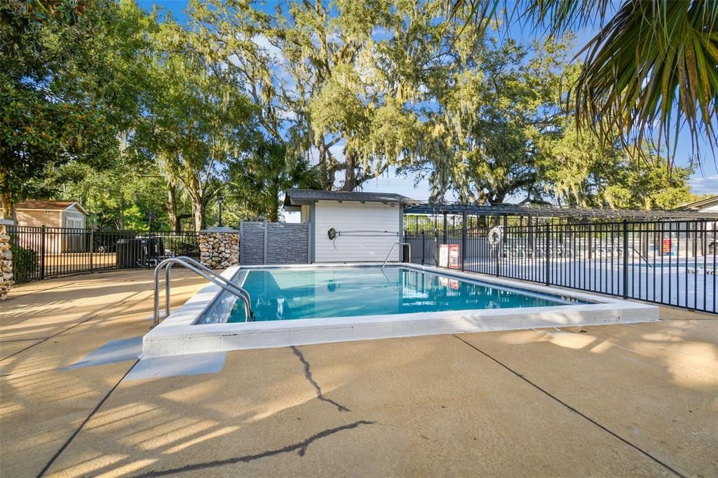 For Sale: $499,999 (4 beds, 2 baths, 1936 Square Feet)