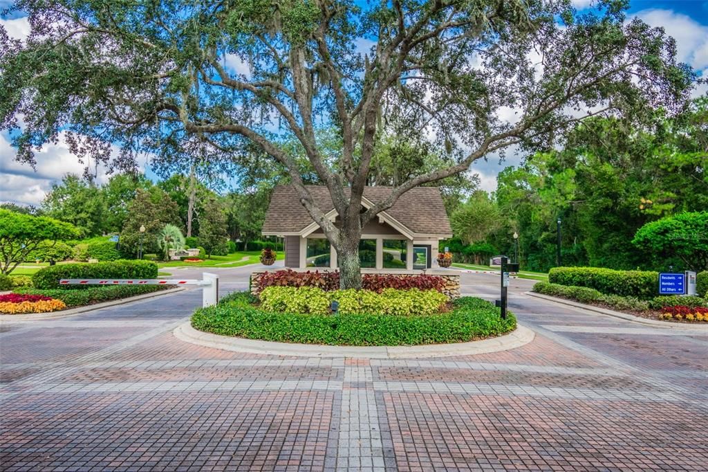 For Sale: $499,999 (4 beds, 2 baths, 1936 Square Feet)