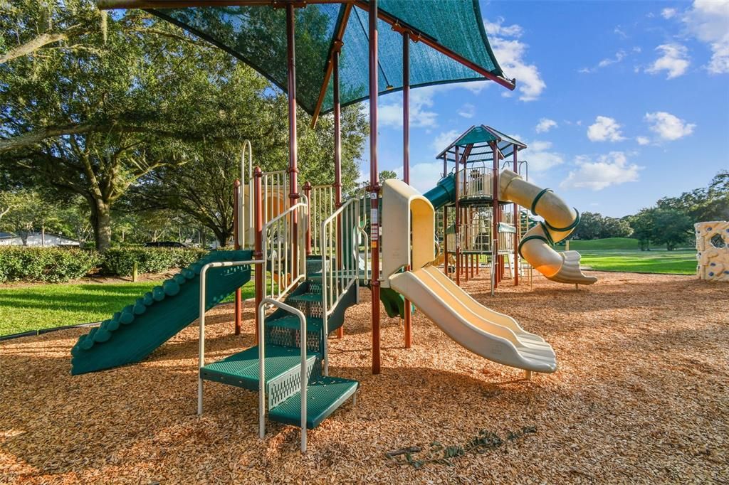For Sale: $499,999 (4 beds, 2 baths, 1936 Square Feet)