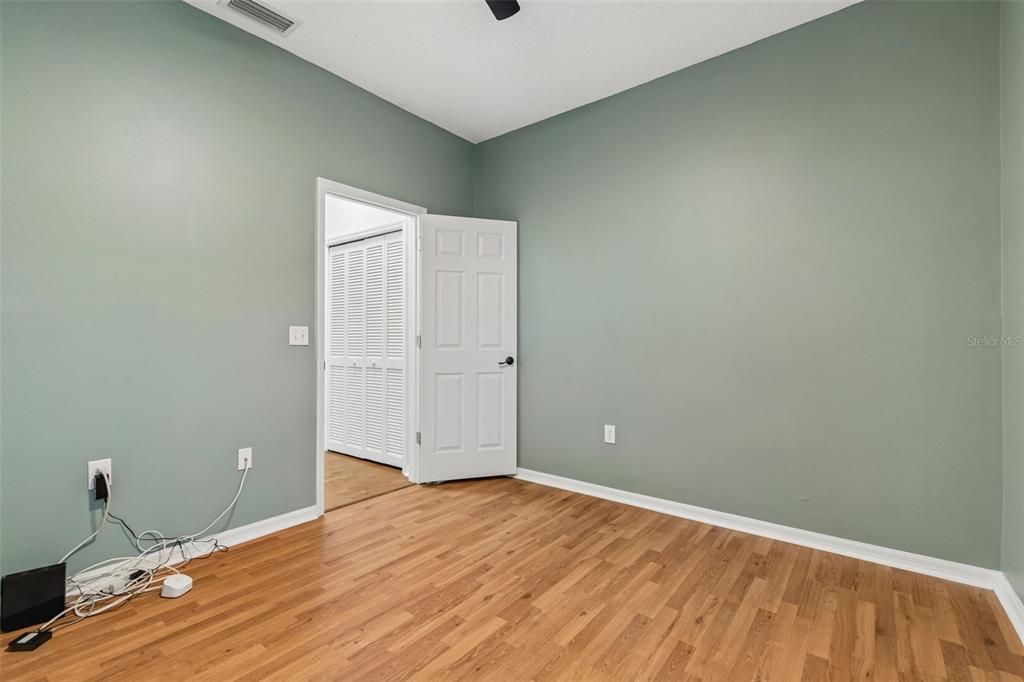 For Sale: $499,999 (4 beds, 2 baths, 1936 Square Feet)
