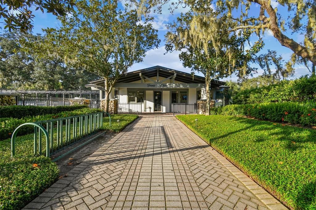 For Sale: $499,999 (4 beds, 2 baths, 1936 Square Feet)