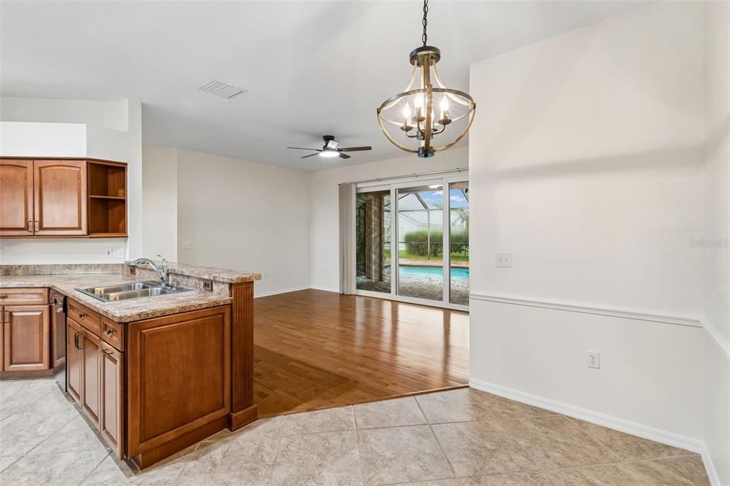 For Sale: $499,999 (4 beds, 2 baths, 1936 Square Feet)