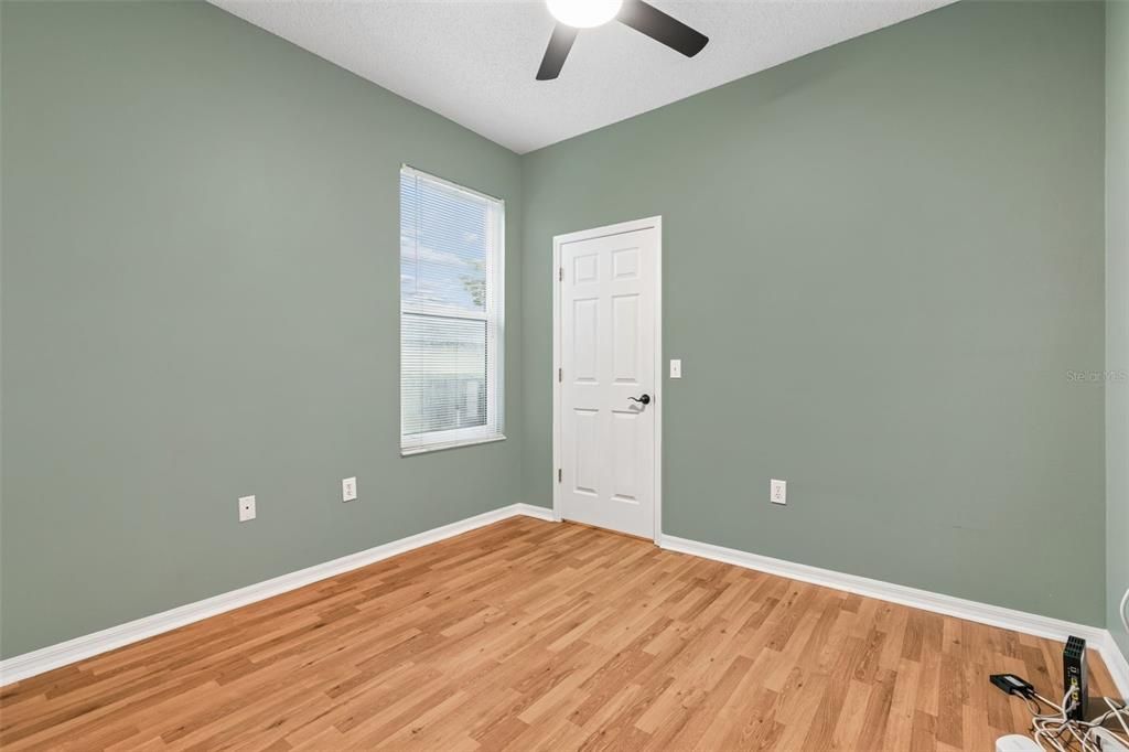 For Sale: $499,999 (4 beds, 2 baths, 1936 Square Feet)