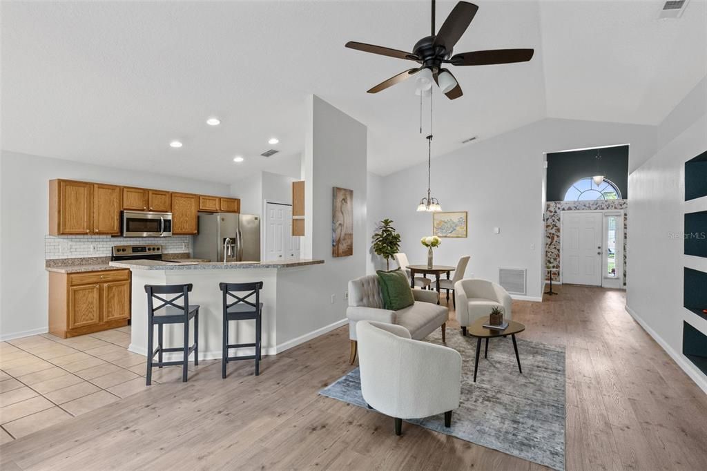 Active With Contract: $434,500 (3 beds, 2 baths, 1686 Square Feet)