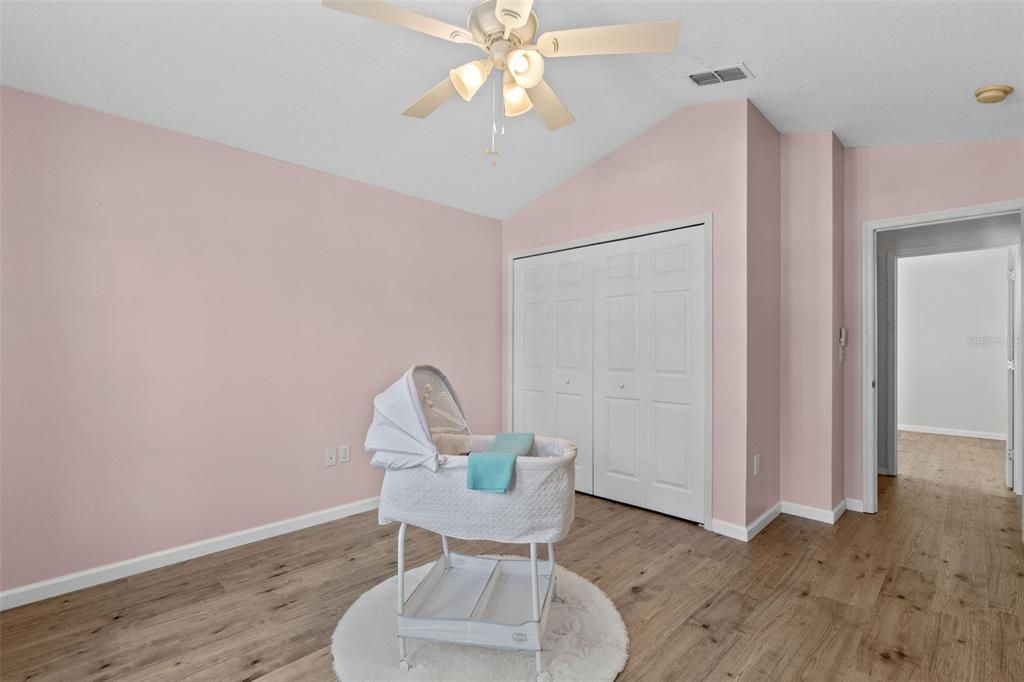 Active With Contract: $434,500 (3 beds, 2 baths, 1686 Square Feet)