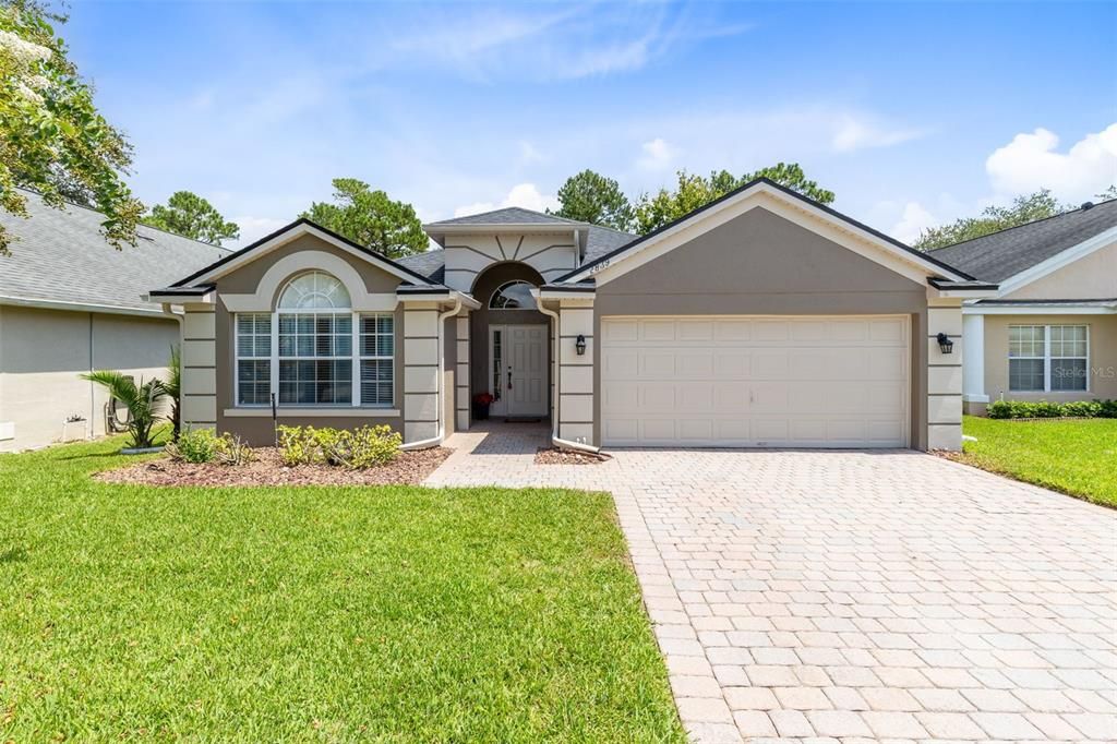 Active With Contract: $434,500 (3 beds, 2 baths, 1686 Square Feet)