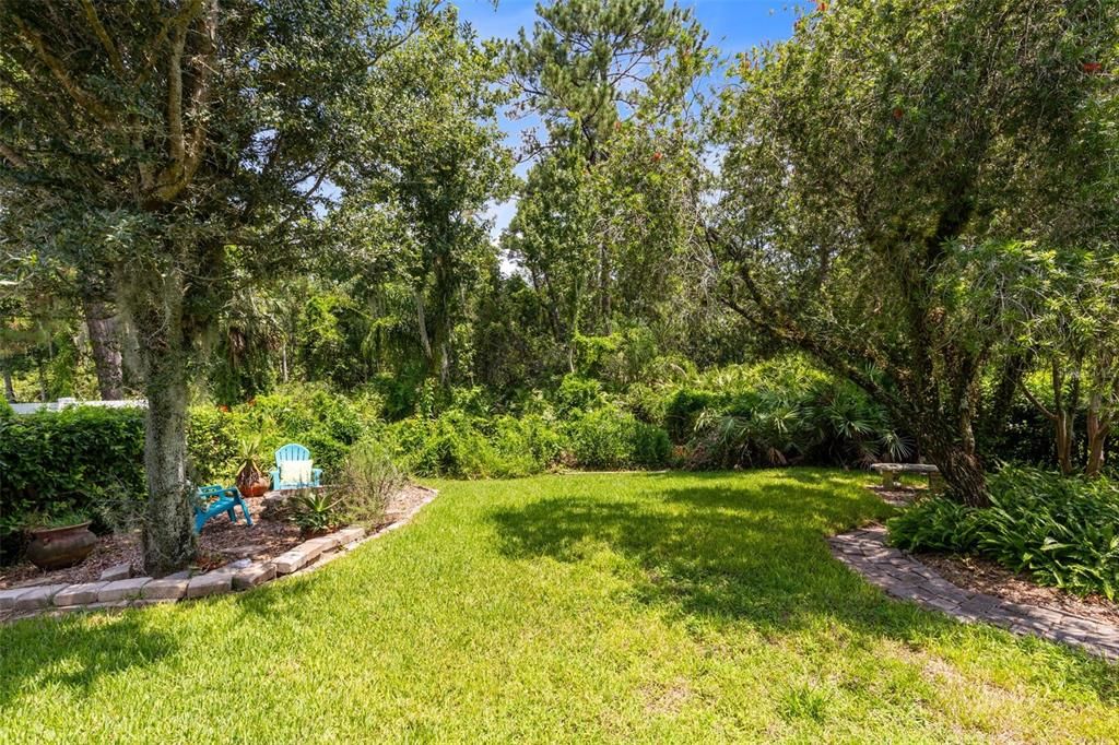 Active With Contract: $434,500 (3 beds, 2 baths, 1686 Square Feet)