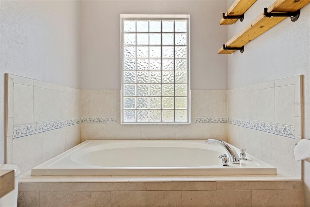 En Venta: $750,000 (4 camas, 3 baños, 1680 Pies cuadrados)