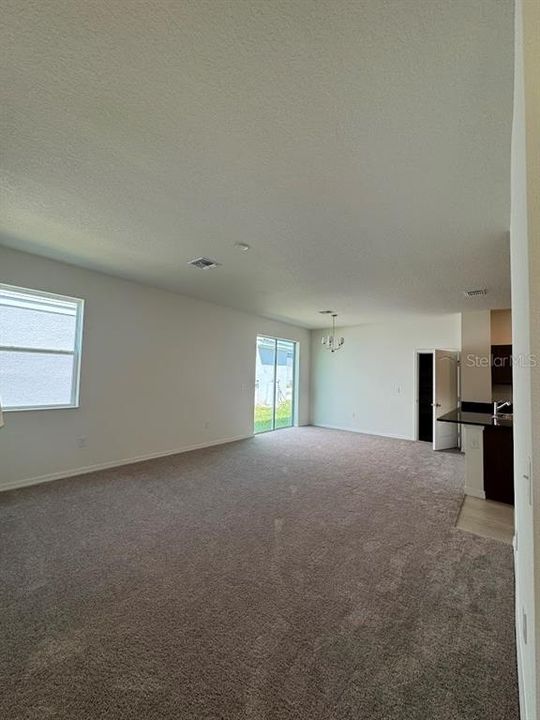 В аренду: $2,550 (3 спален, 2 ванн, 2039 Квадратных фут)