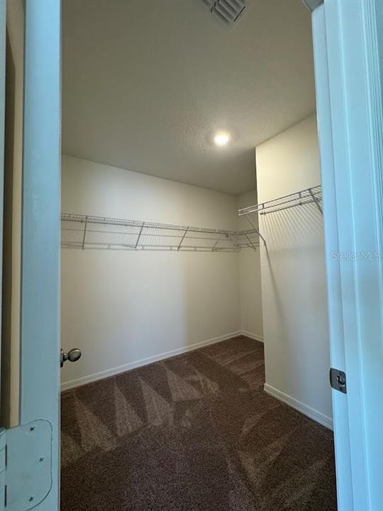 В аренду: $2,550 (3 спален, 2 ванн, 2039 Квадратных фут)