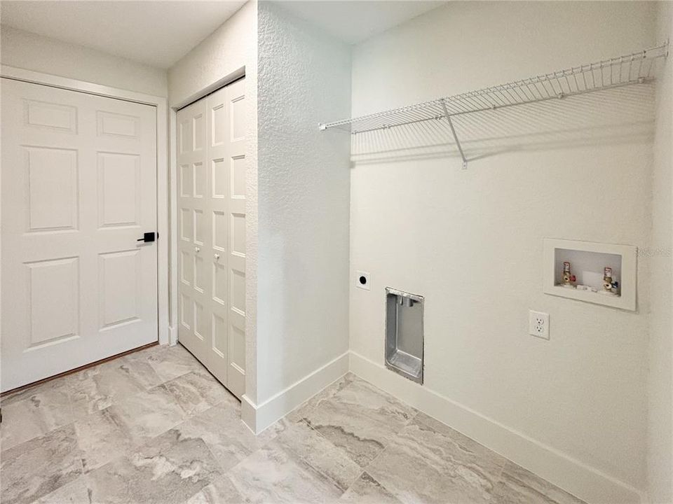 En Venta: $299,900 (3 camas, 2 baños, 1430 Pies cuadrados)