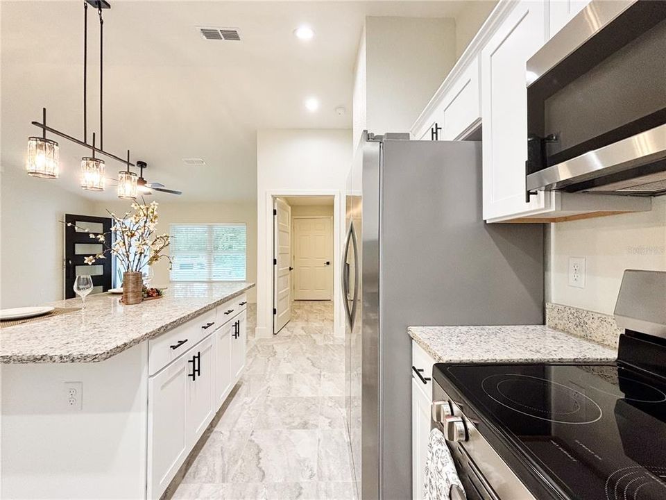 En Venta: $299,900 (3 camas, 2 baños, 1430 Pies cuadrados)