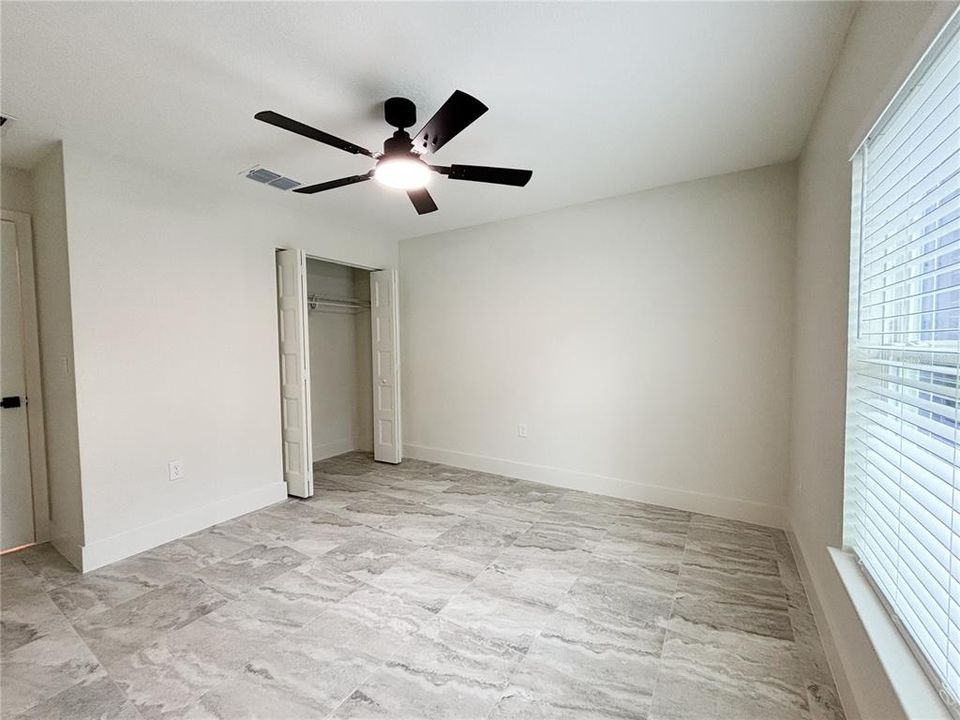 En Venta: $299,900 (3 camas, 2 baños, 1430 Pies cuadrados)