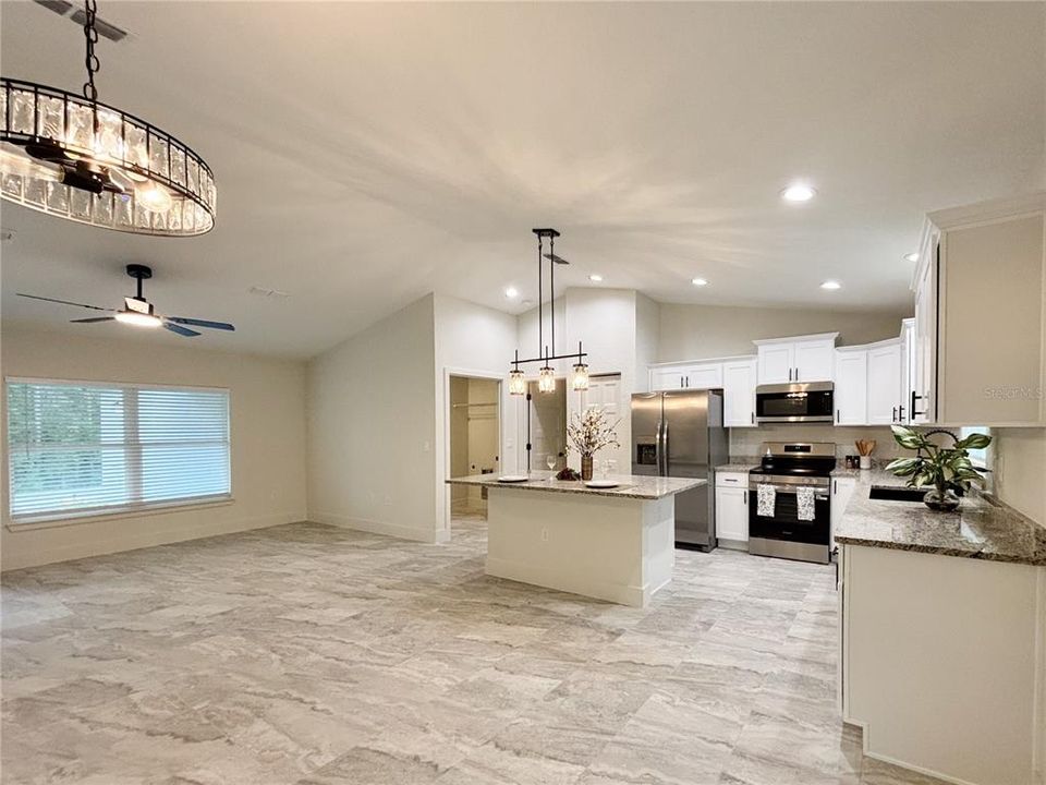 En Venta: $299,900 (3 camas, 2 baños, 1430 Pies cuadrados)
