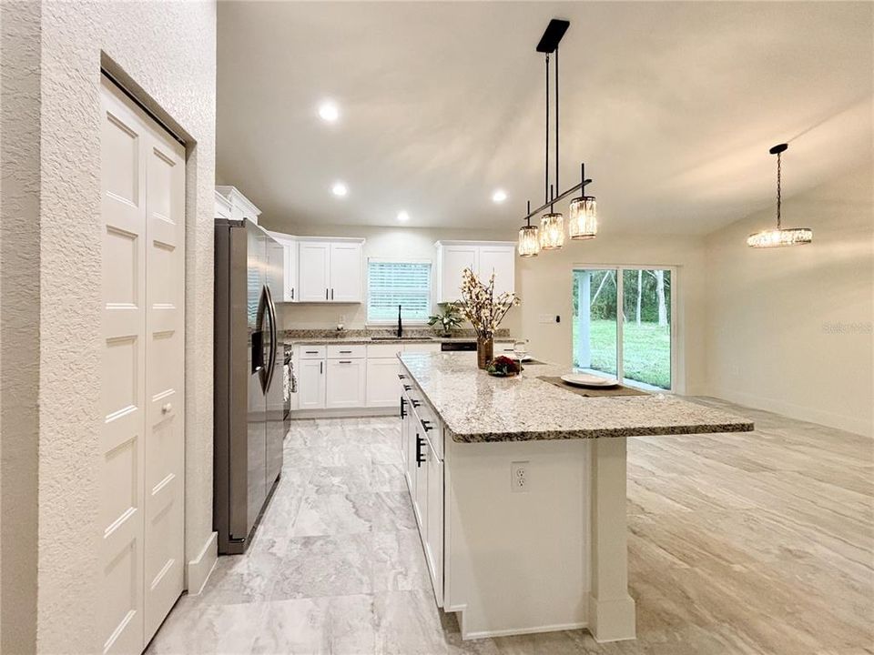 En Venta: $299,900 (3 camas, 2 baños, 1430 Pies cuadrados)