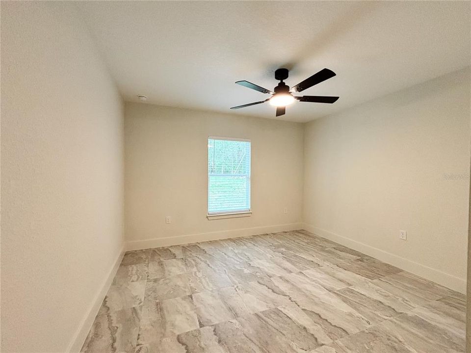 En Venta: $299,900 (3 camas, 2 baños, 1430 Pies cuadrados)