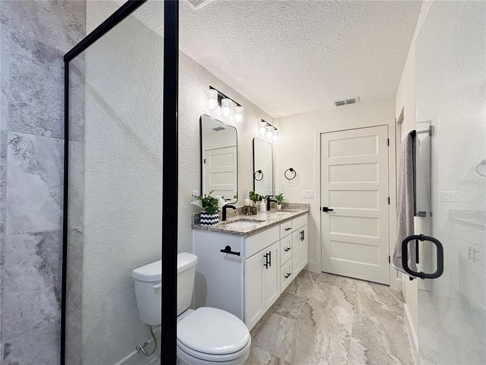 En Venta: $299,900 (3 camas, 2 baños, 1430 Pies cuadrados)