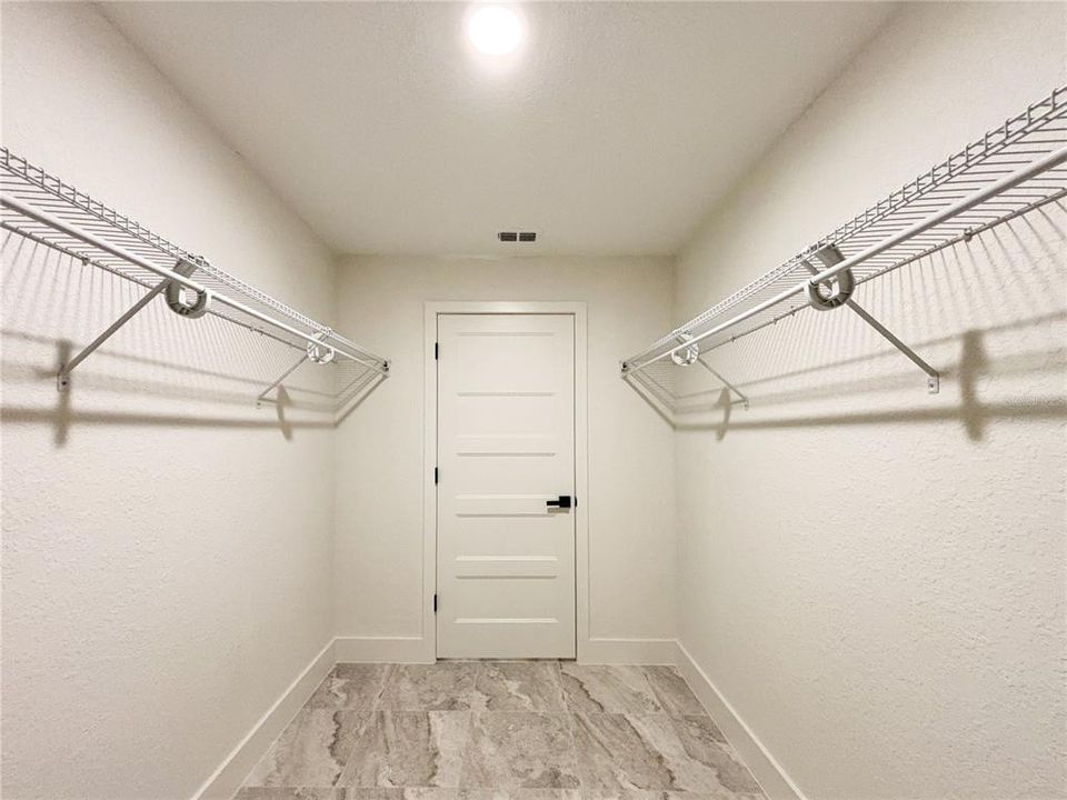 En Venta: $299,900 (3 camas, 2 baños, 1430 Pies cuadrados)