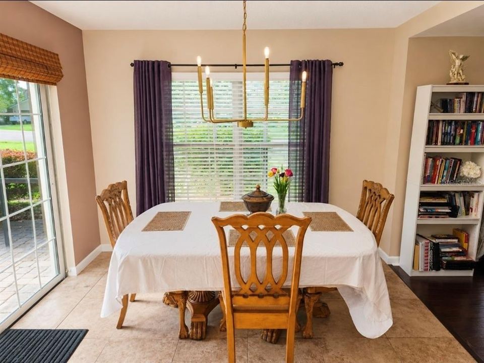 En Venta: $399,000 (3 camas, 2 baños, 1810 Pies cuadrados)