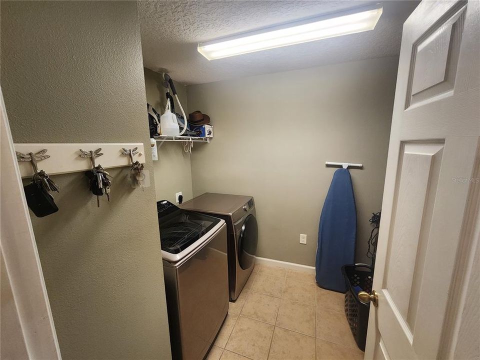 En Venta: $399,000 (3 camas, 2 baños, 1810 Pies cuadrados)