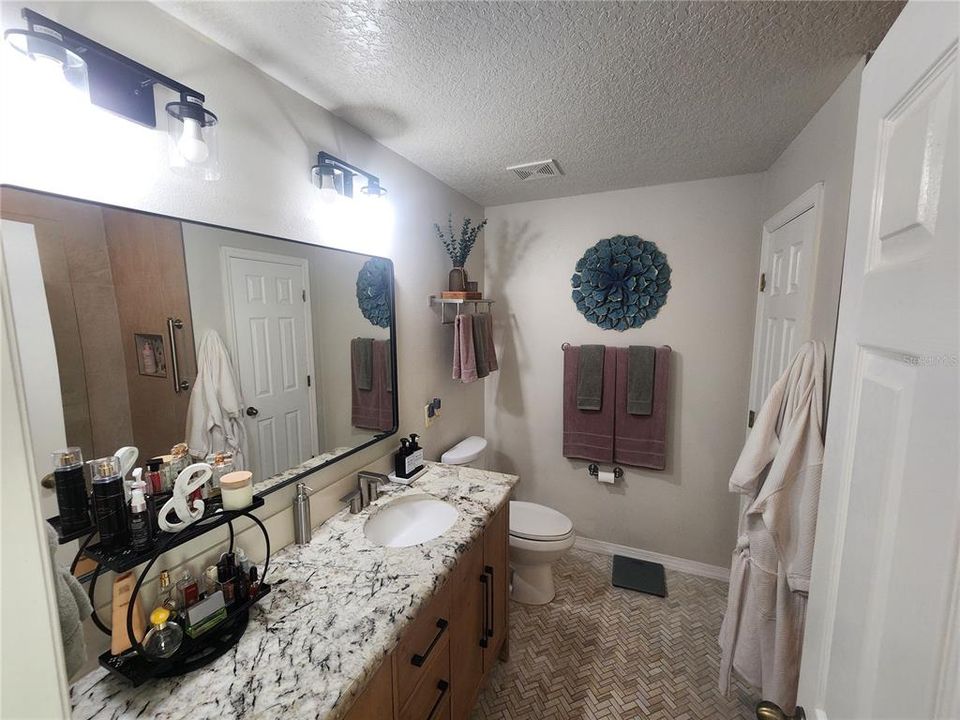 En Venta: $399,000 (3 camas, 2 baños, 1810 Pies cuadrados)